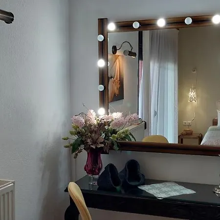 To Spitaki Neos Marmaras