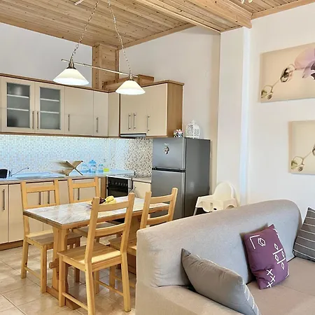 To Spitaki * Neos Marmaras