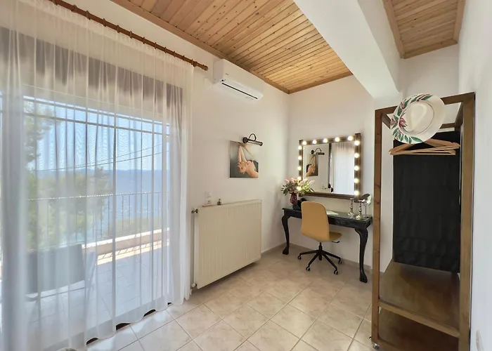 To Spitaki * ネオス・マルマラス