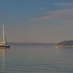 To Spitaki *